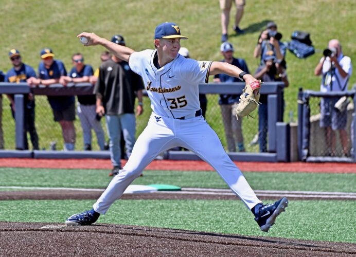 Mountaineers chasing more history in Omaha